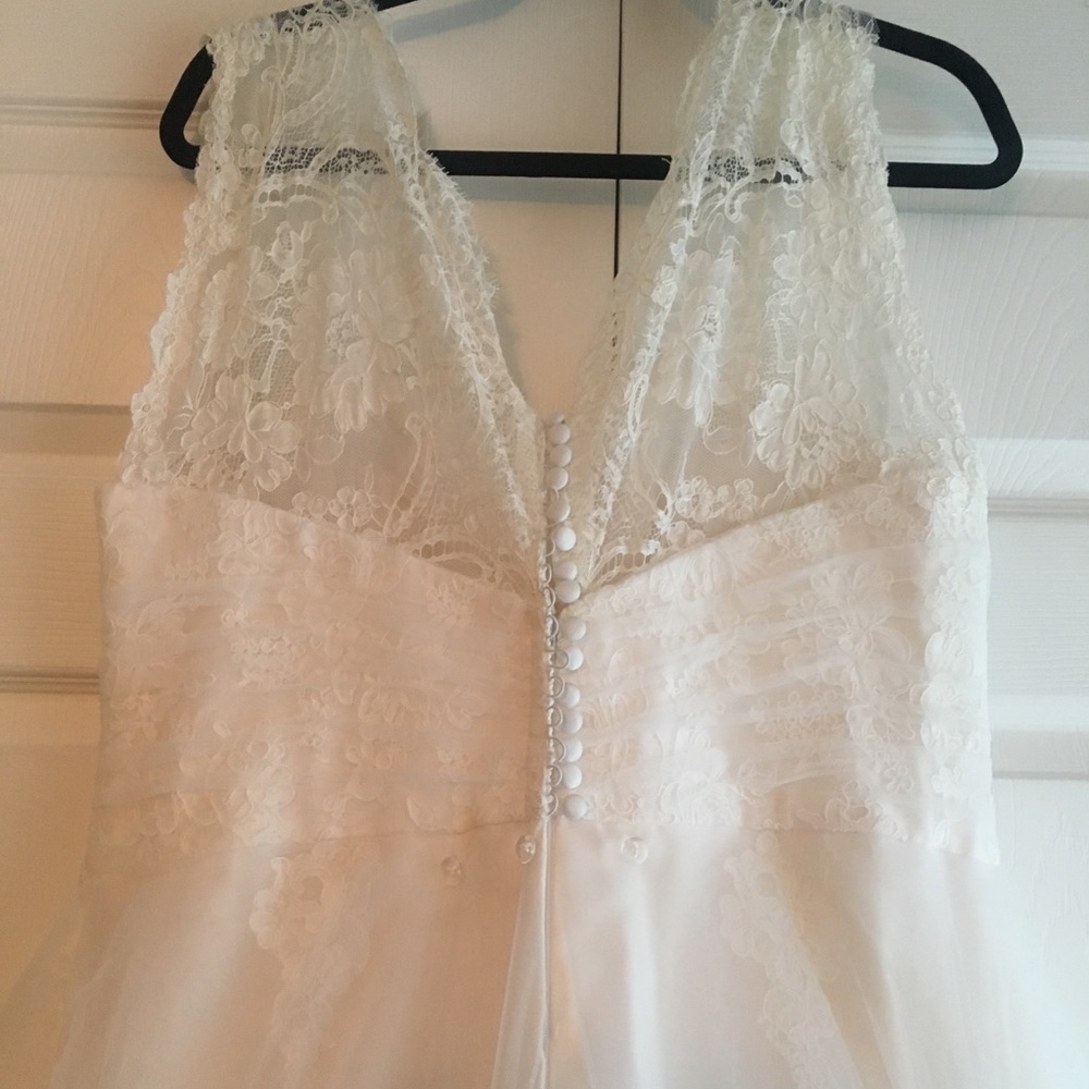 WEDDING DRESS - Picture 3 of 8
